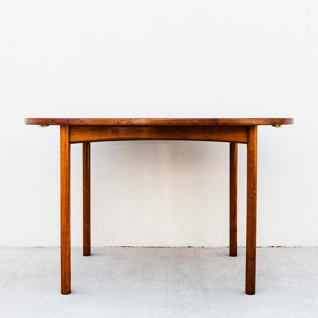 1960s 1960s Restored Mid Century Modern Expandable Walnut Dining Table by Dux For Sale - Image 5 of 15