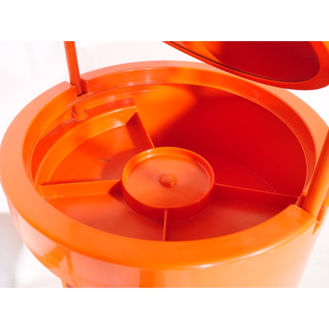 Space Age Silvi Dressing Table and Chair in Plastic by Studio Kastilia for Fanini Fain S.P.A., 1970s, Set of 2 For Sale - Image 17 of 18