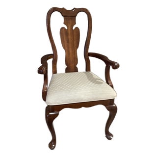 Late 20th Century Vintage Universal Furniture Ltd. Mahogany Queen Anne Armchair | Chippendale Inspired Accent Chair For Sale
