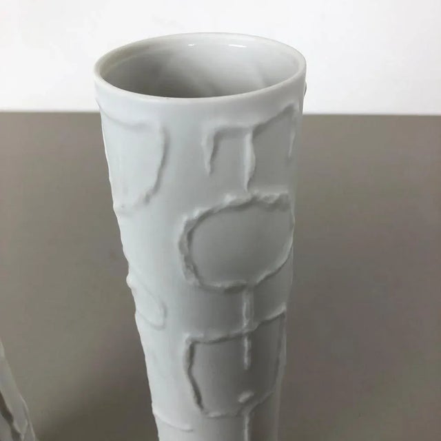 Abstract Porcelain Vases by Cuno Fischer for Rosenthal, Germany, 1980s, Set of 2 For Sale - Image 12 of 18
