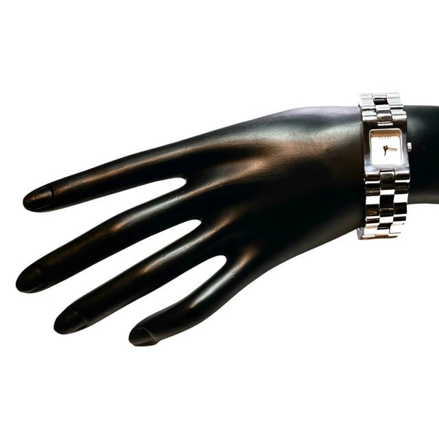 Late 20th Century Gucci Estate Swiss Made Stainless Steel Ladies Wristwatch For Sale In New York - Image 6 of 12