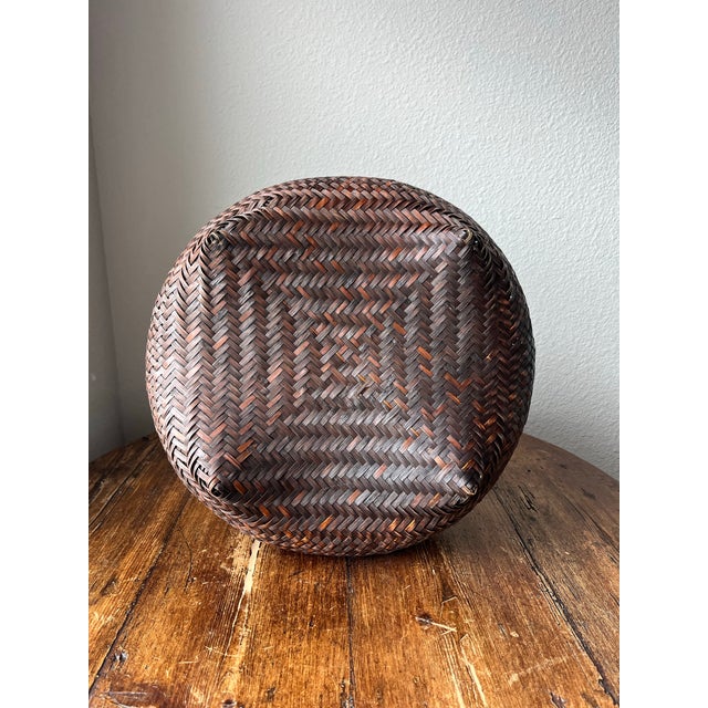 1950s Vintage Asian Woven Rattan and Bamboo Basket With Hat-Shaped Cover/Lid For Sale - Image 4 of 11
