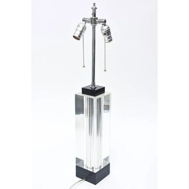 Contemporary !990's Molini Southard Black and Clear Lucite Column Table or Desk Lamp For Sale - Image 3 of 8