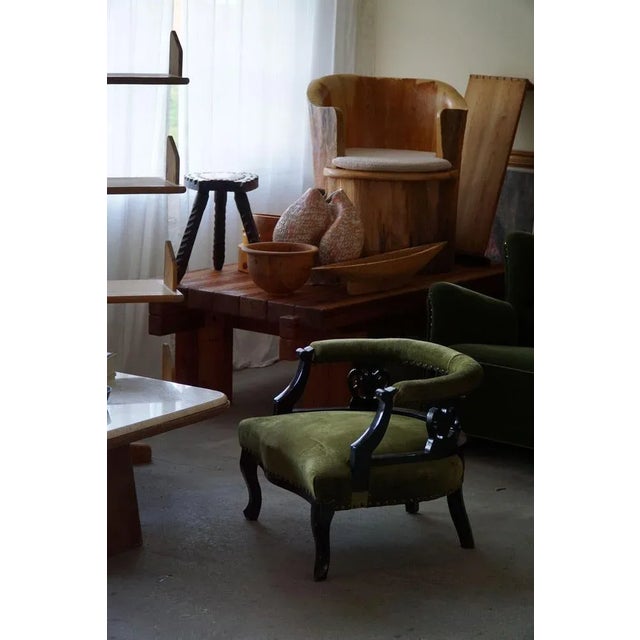 English Victorian Chair in Velvet & Wood, Late 19th Century For Sale - Image 4 of 13