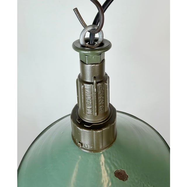 Green Industrial Petrol Enamel Military Pendant Lamp with Cast Aluminium Top, 1960s For Sale - Image 8 of 18