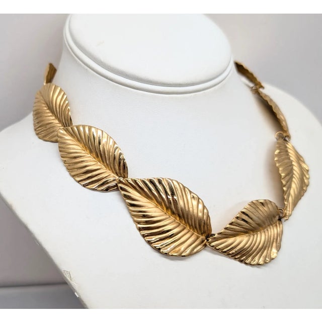 Vintage 1982 Signed Napier Goldtone Textured Leaves Collar Necklace For Sale In Philadelphia - Image 6 of 8