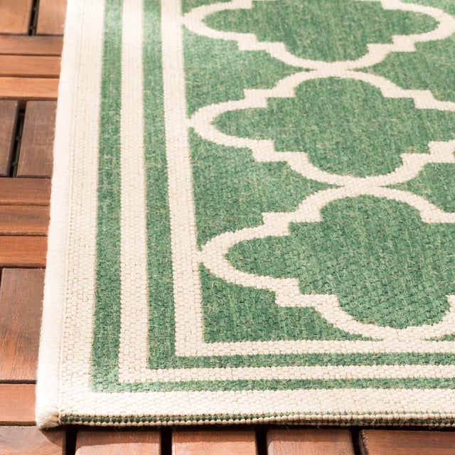 Sea Cottage Indoor Outdoor Rug Green & Cream 6'7