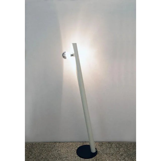 Mid-Century Modern Italian Inclined Floor Lamp in Painted Metal, 1970s For Sale - Image 3 of 9