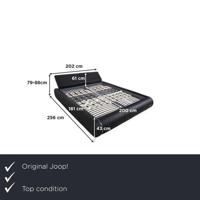This JOOP! Swing double bed brings a modern dynamism to your bedroom with its striking, rounded shape. The combination of...