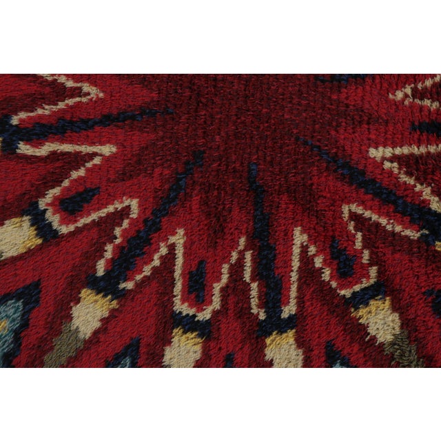 Vintage Swedish Rya Circle Rug in Red and Blue Geometric Pattern - Rug & Kilim For Sale In New York - Image 6 of 9