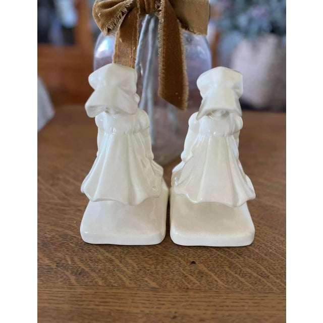 Cowan Pottery Pair of 1929 Cowan Art Pottery Bonnet Girl Bookends #521 For Sale - Image 4 of 9