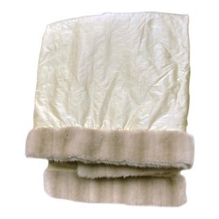 Dwm | Maloos Cream Throw With Faux Mink Trim For Sale