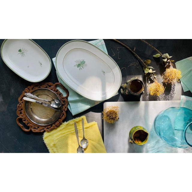 Early 19th Century Danish Oval Serving Plates by Thorkild Olsen Royal Copenhagen Porcelain in Green Melodi - a Pair For Sale - Image 9 of 10