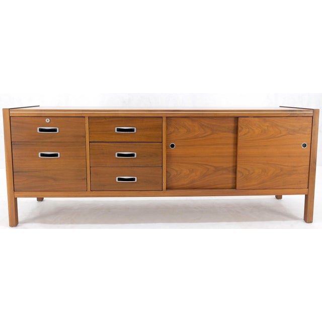 Wood Drexel Walnut Mid Century Modern Long Credenza Sliding Doors 5 Drawer File For Sale - Image 7 of 11