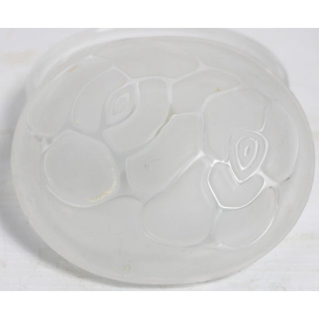 1970s French Powder Dish by Houbigant After Lalique For Sale - Image 5 of 8