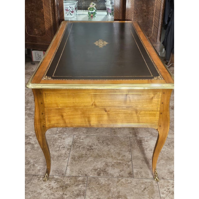 French French Louis XV Style Bureau Plat Desk With Leather Top and Brass Edging For Sale - Image 3 of 13