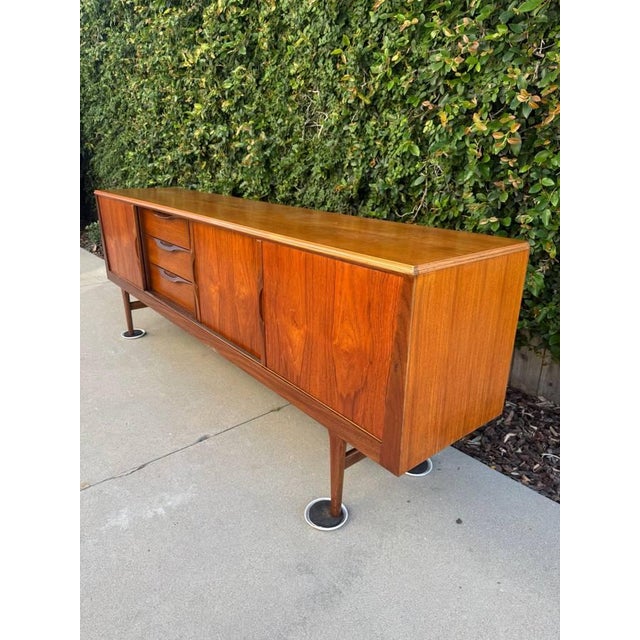 Mid-Century Modern Teak Sideboard Credenza For Sale In Los Angeles - Image 6 of 15