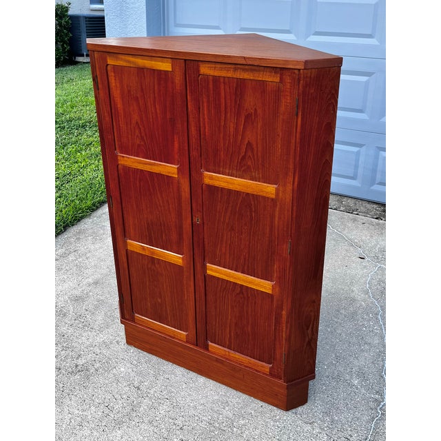 Mid Century Danish Modern Teak Corner Cabinet With Lock + Key | Vamo Sønderborg Møbelfabrik For Sale - Image 11 of 18