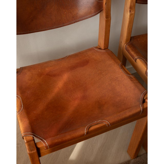 Brown Brutalist Elm and Leather Dining Chairs from Maison Regain, 1970s, Set of 4 For Sale - Image 8 of 16