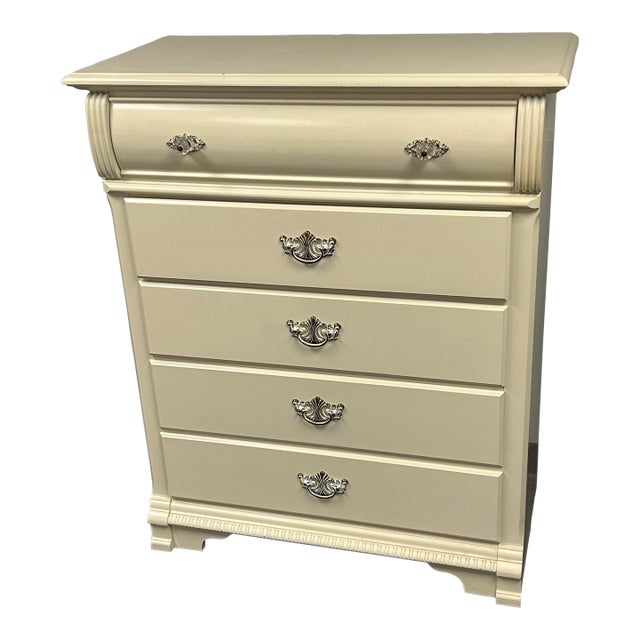 Thomasville Chest of Drawers For Sale