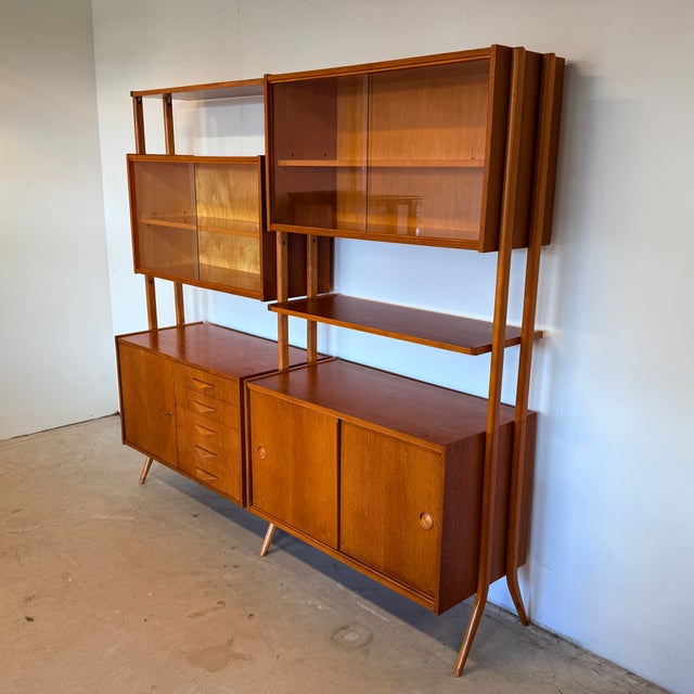 An absolute masterpiece from the 1960s, produced by the former Czechoslovakian Tatra Nábytok. The Monti300 series was...