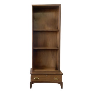 Vintage Gun Case/Display Shelf With Key For Sale