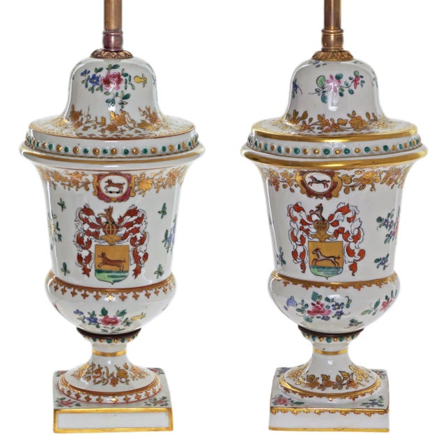 Ceramic Pair of Vintage French Armorial Samson Porcelain French Décor Chinese Export Style Table Lamps For Sale - Image 7 of 14
