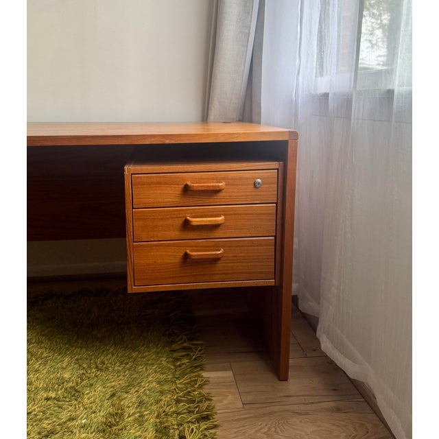 Late 20th Century Vintage Mid-Century Modern Teak Executive Desk With Floating Drawers For Sale - Image 5 of 11