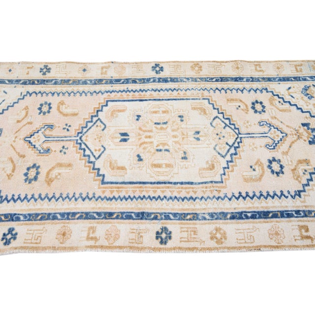 1960s 1960s Vintage Persian Hamadan Beige Handmade Medallion Wool Rug For Sale - Image 5 of 8