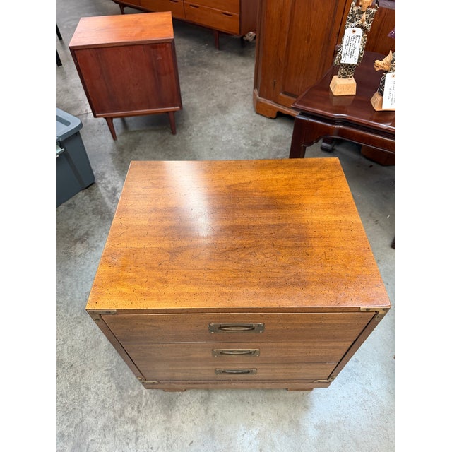 1970s Vintage Mid-Century Modern 3-Drawer Campaign Nightstand For Sale - Image 5 of 8