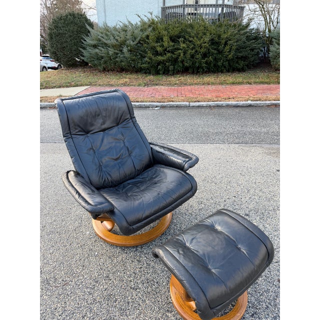 1990s Black Leather Ekornes Stressless Chair and Ottoman For Sale - Image 11 of 12