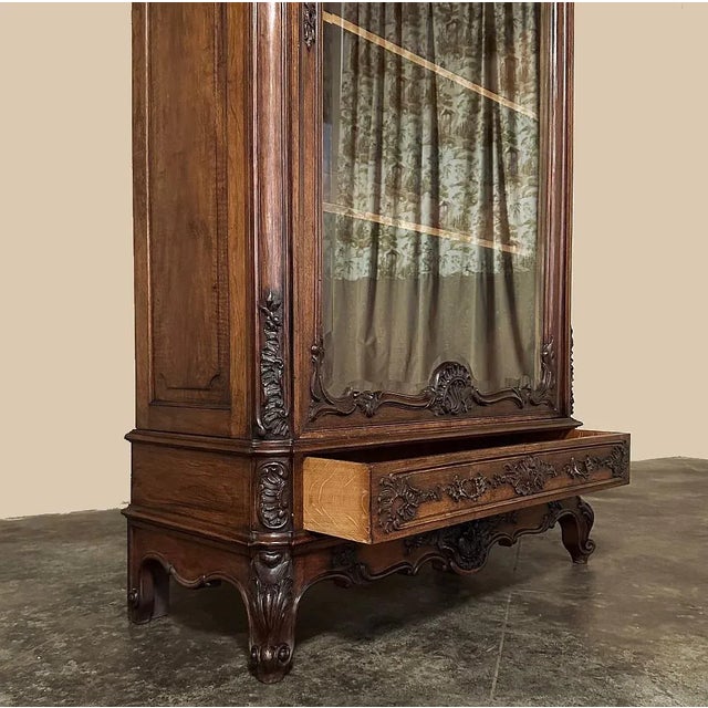 Late 19th Century 19th Century French Louis XV Walnut Display Armoire ~ Bookcase For Sale - Image 5 of 13