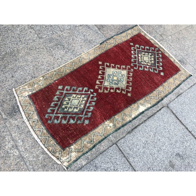1960s Vintage Door Mat Rug- 1′9″ × 3′4″ For Sale - Image 4 of 6
