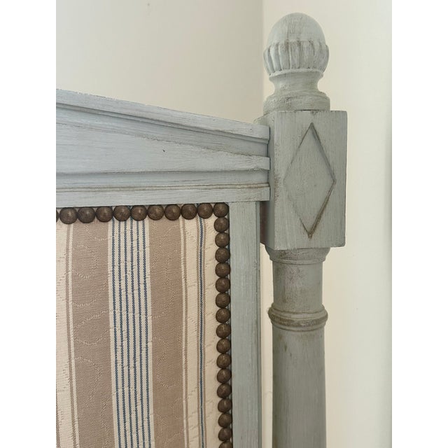 Early 20th Century Early 20th Century Custom Upholstered French Gustavian Neoclassical/Directoire Daybed For Sale - Image 5 of 12