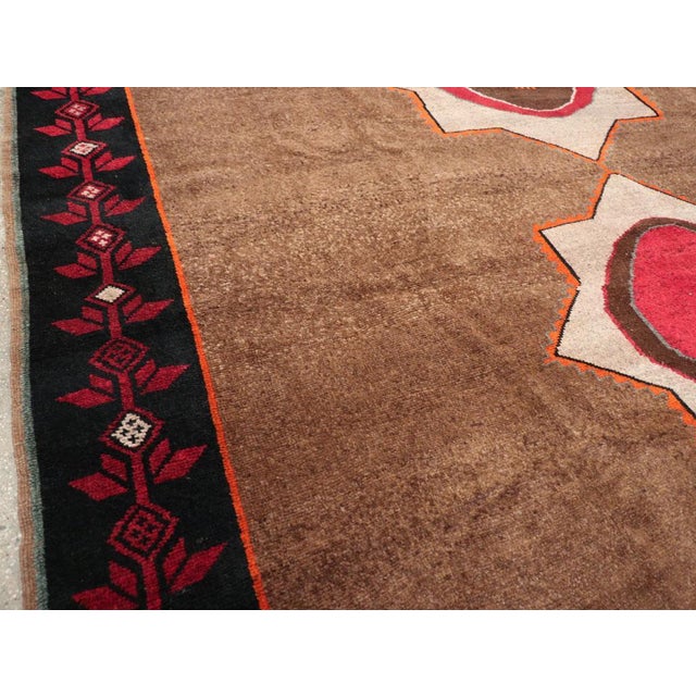 Tribal Galerie Shabab Collection Mid-20th Century Turkish Anatolian Room Size Carpet For Sale - Image 3 of 8