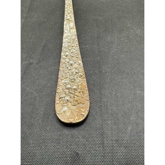 Late 19th Century Vintage Stieff Rose Repousse Sterling Silver Master Butter Knife Flat Handle 7" For Sale - Image 5 of 9