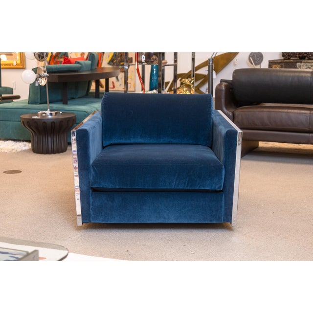 Late 20th Century Pair of Milo Baughman Blue Velvet and Flat Bar Chrome Cube Club Chairs For Sale - Image 5 of 10