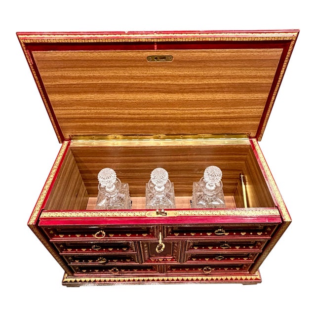Mid 20th Century Bullock’s Wilshire Italian Florentine Tantalus Cocktail Chest With Crystal Decanters & Glasses - Set of 10 For Sale