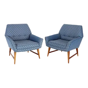 1960s Pair of Compact Lounge Chairs on Tapered Legs