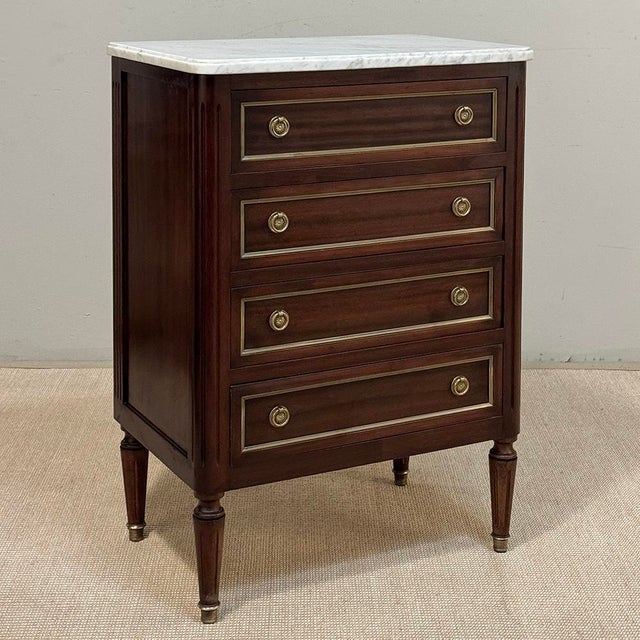 French French Louis XVI Petite Mahogany Commode With Carrara Marble For Sale - Image 3 of 18