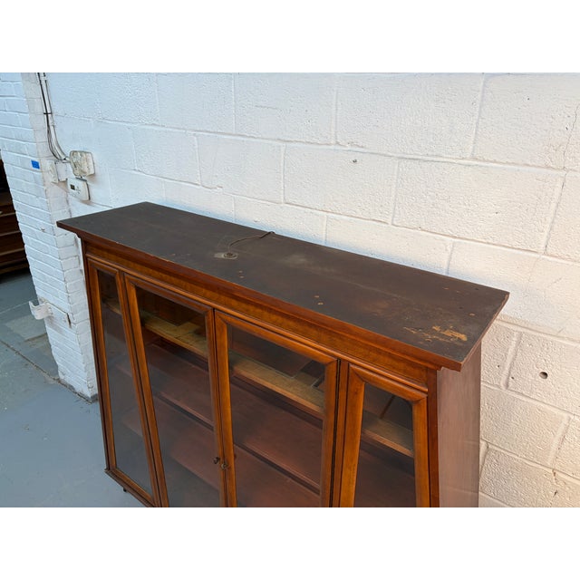 Wood Mid 20th Century Modern Display Cabinet by Young Manufacturing Company For Sale - Image 7 of 15