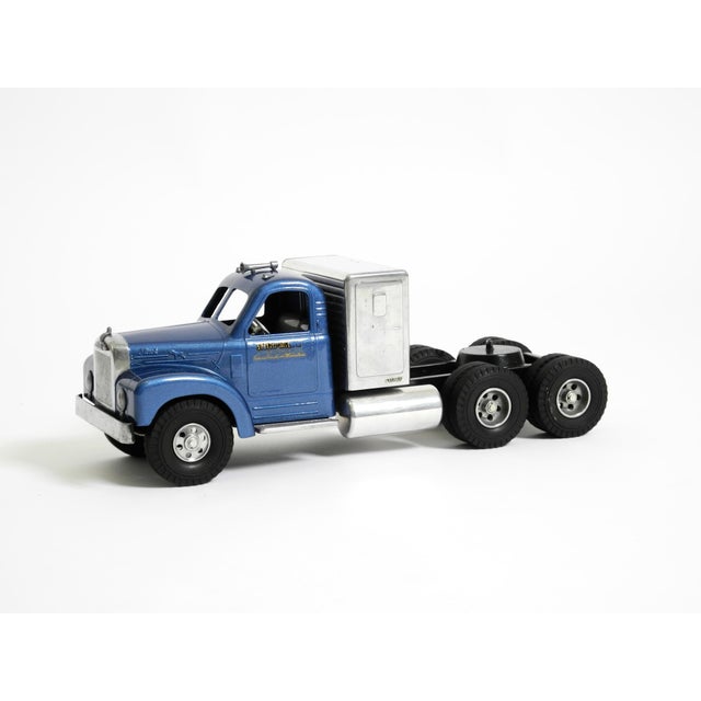 Original Smith Miller 1953 Model Lyon Van Lines Mack Truck, 2000s For Sale - Image 9 of 18