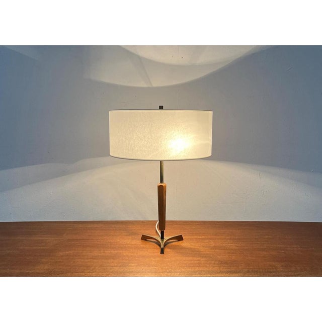 Mid-Century Wood and Brass Tripod Table Lamp, 1960s For Sale - Image 4 of 18