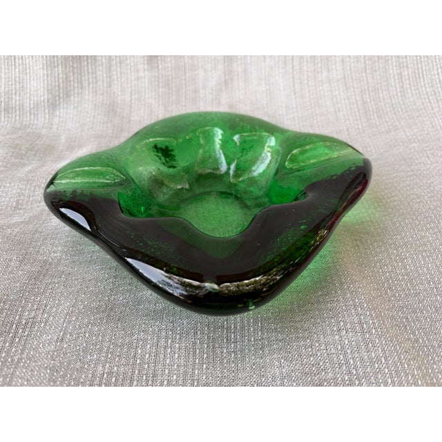 Chunky 60's Blenko Style Green Glass Catchall Ashtray For Sale In New York - Image 6 of 15