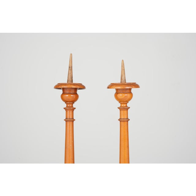 19th Century French Turned Wood Candlesticks, Set of 2, in Very Good conditions. Designed before 1890