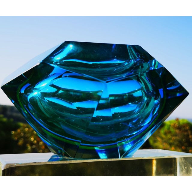 Faceted Bowl in Light Uranium Cobalt Yellow by Flavio Poli & Seguso Vetri d'Arte, 1960s For Sale - Image 16 of 18