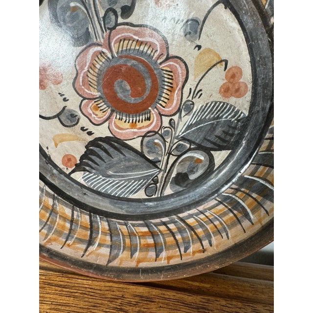 Vintage Hand Painted Mexican Folk Art Plate Hecho en Mexico Floral Wall Decor For Sale In Philadelphia - Image 6 of 12