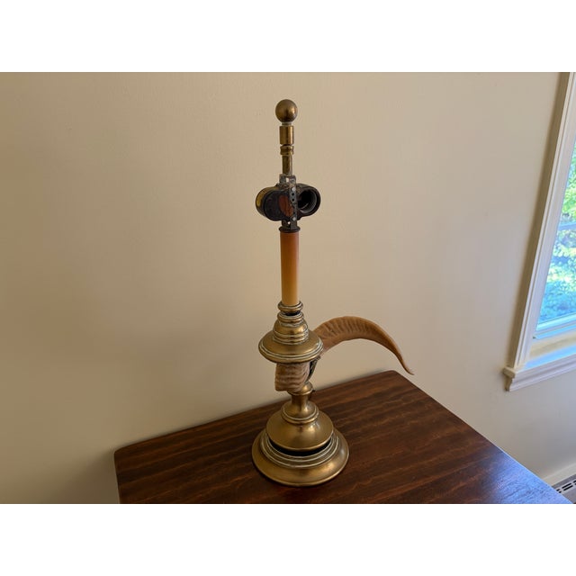 English 1970s Faux Ram’s Horn & Brass Table Lamp in the English Country House Style For Sale - Image 3 of 12