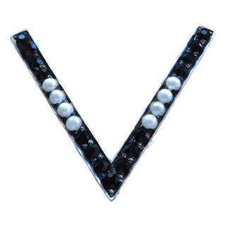 Ww2 Victory "V" Sterling Brooch Pin, Sweetheart Jewelry, Red Stones, White Pearls, & Blue Stones For Sale