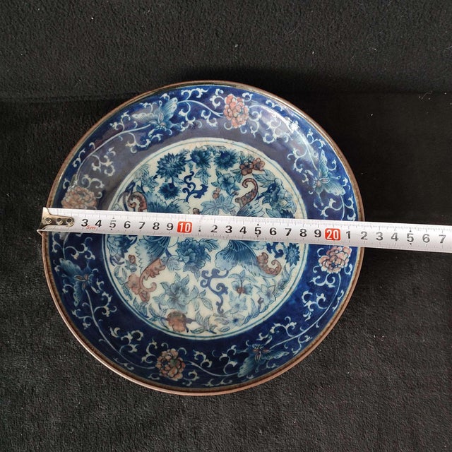 White Chinese Ceramic Plate,Blue and White Red Ground Porcelain Plate Hand Painted Butterfly and Flowers Pattern For Sale - Image 8 of 10